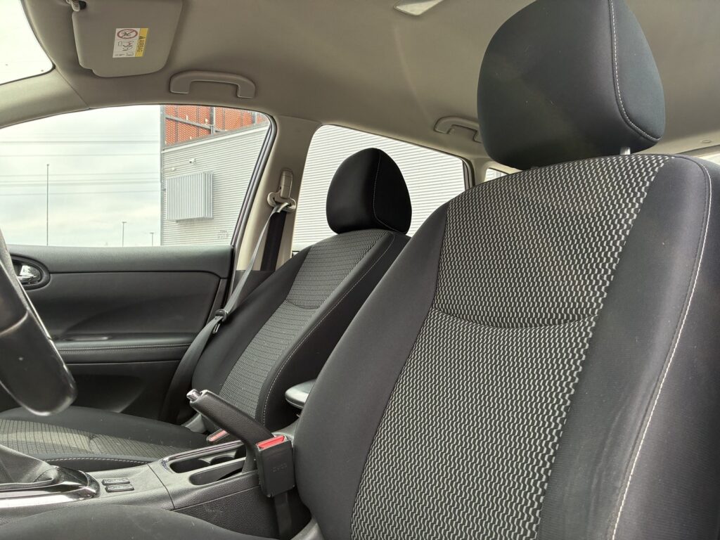 Nissan - Pulsar - DIG-T 115 Acenta 6M/T Connect Nissan - Pulsar - DIG-T 115 Acenta 6M/T Connect - Viistoperä