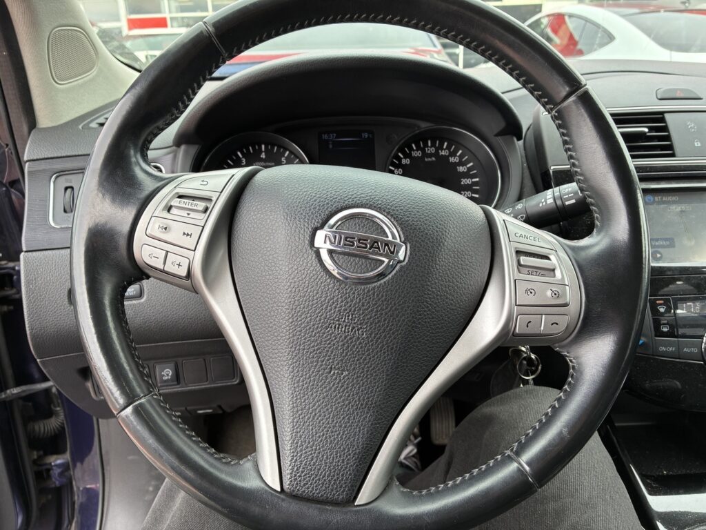 Nissan - Pulsar - DIG-T 115 Acenta 6M/T Connect Nissan - Pulsar - DIG-T 115 Acenta 6M/T Connect - Viistoperä
