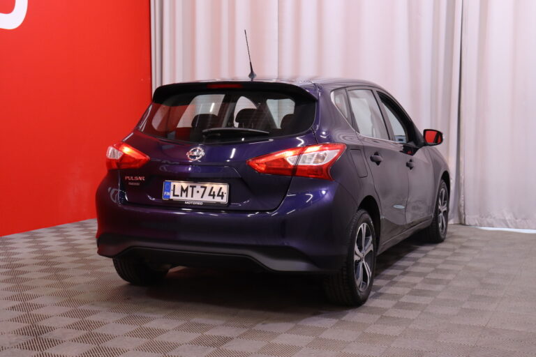 Nissan - Pulsar - DIG-T 115 Acenta 6M/T Connect // Myydään huutokaupat.com - Viistoperä