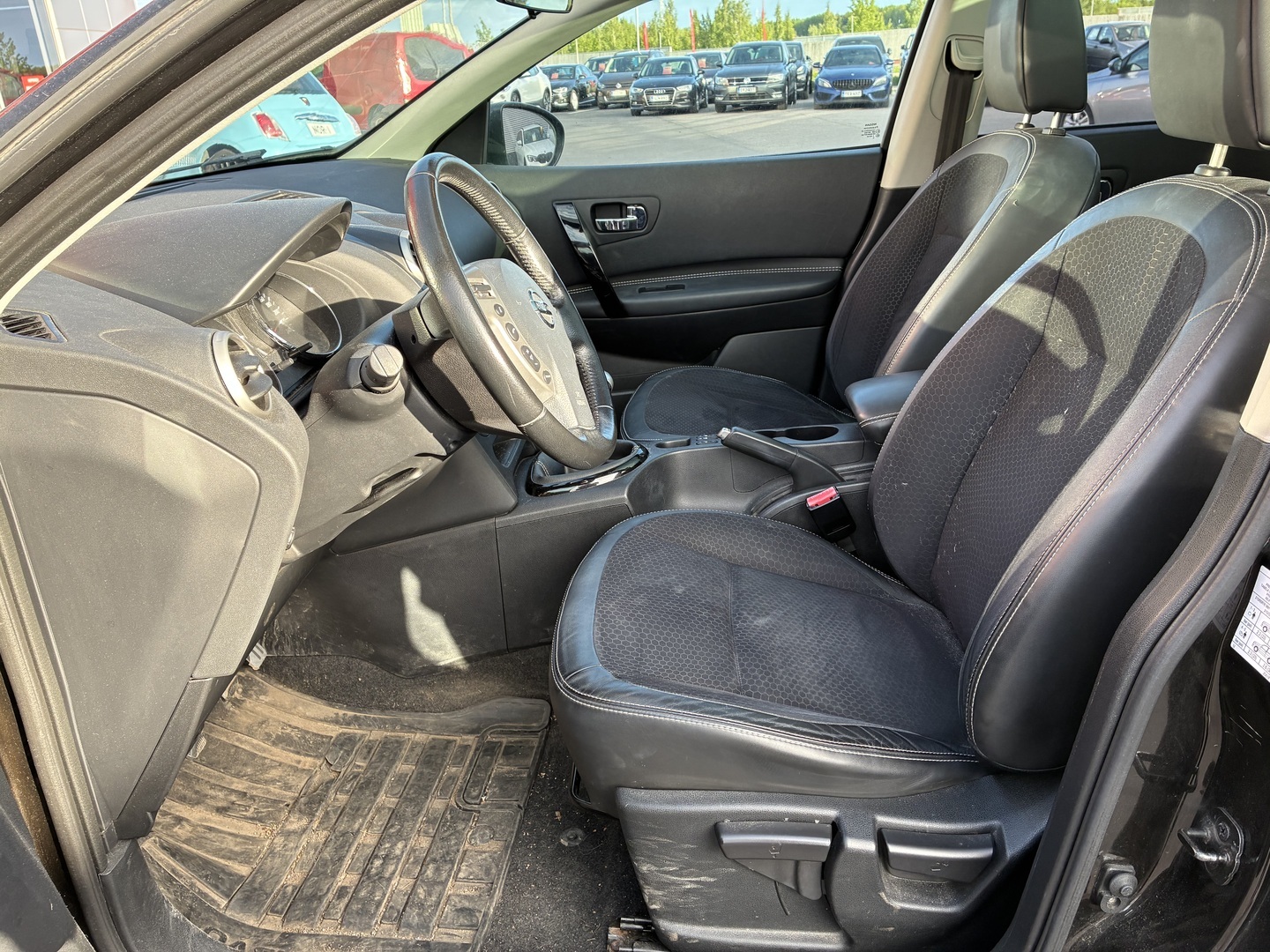 Nissan - Qashqai - 1,6L Stop / Start System Style 360 2WD 5M/T AVM - Maastoauto