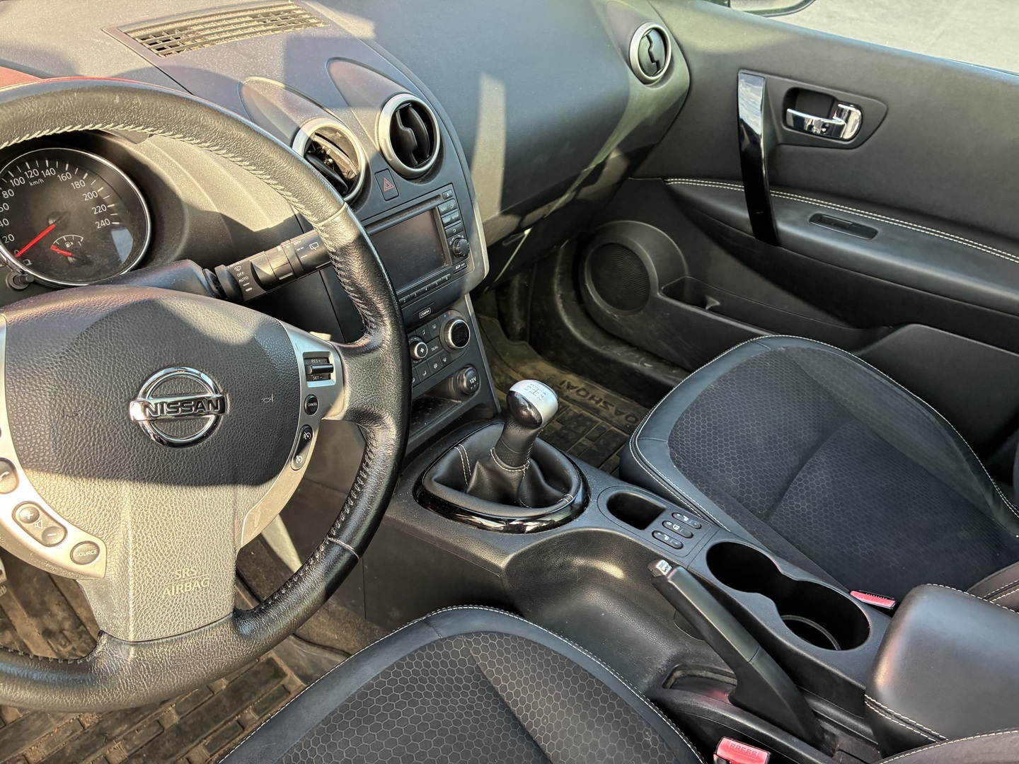 Nissan - Qashqai - 1,6L Stop / Start System Style 360 2WD 5M/T AVM - Maastoauto