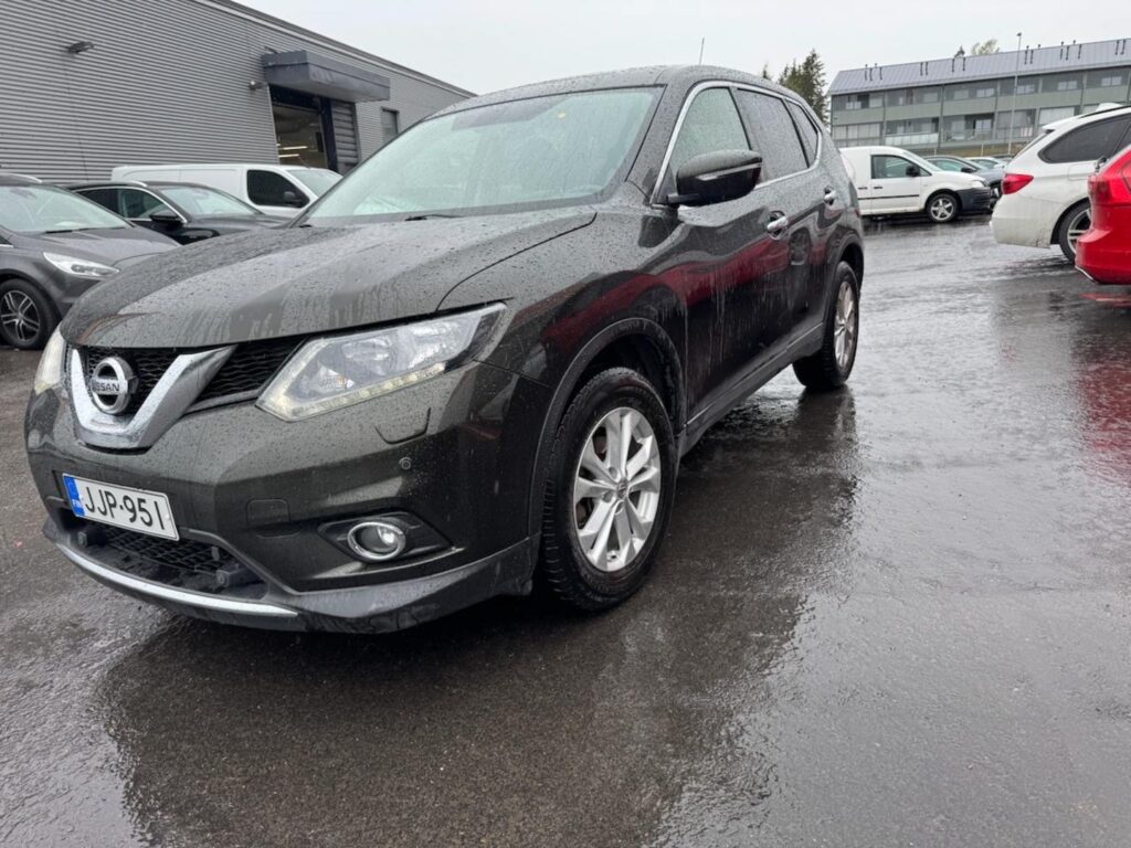 Nissan - X-Trail - dCi 130 Acenta 2WD Xtronic Moonroof Nissan - X-Trail - dCi 130 Acenta 2WD Xtronic Moonroof - Maastoauto