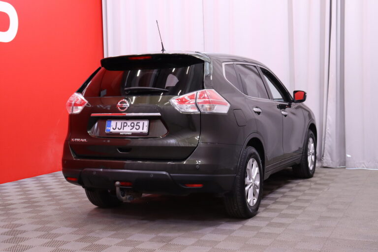 Nissan - X-Trail - dCi 130 Acenta 2WD Xtronic Moon // Lasikatto / Vetokoukku / Bluetooth // - Maastoauto