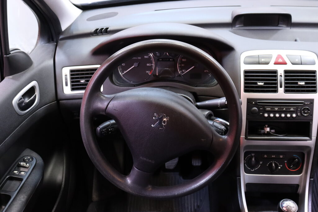 Peugeot - 307 - Olympia 1,6 / Seuraava katsastus: 01.03.2027 Peugeot - 307 - Olympia 1,6 / Seuraava katsastus: 01.03.2027 - Viistoperä