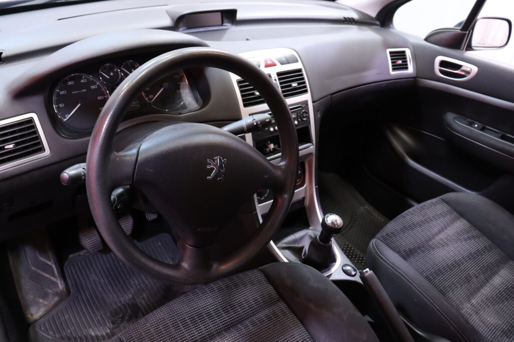Peugeot - 307 - Olympia 1,6 / Seuraava katsastus: 01.03.2027 Peugeot - 307 - Olympia 1,6 / Seuraava katsastus: 01.03.2027 - Viistoperä