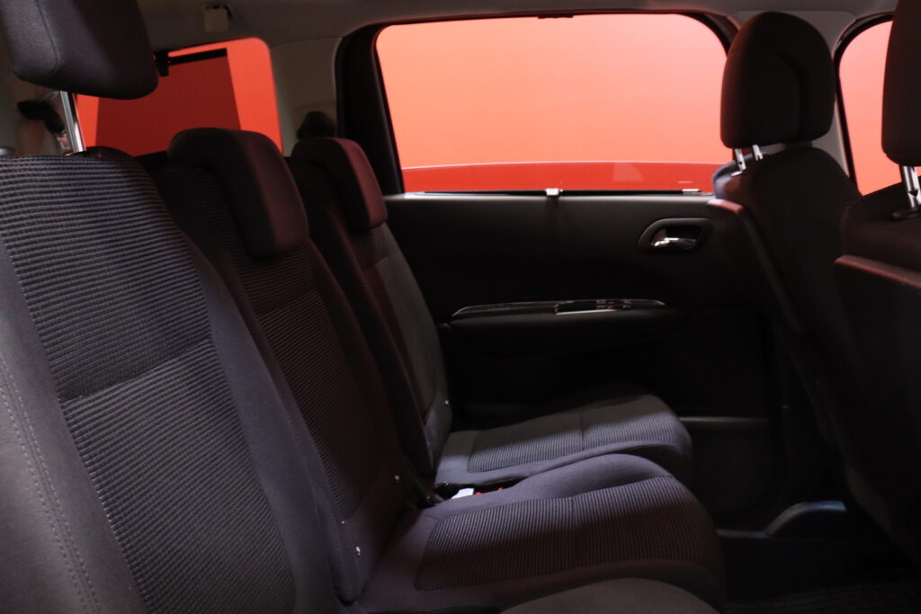 Peugeot - 5008 - Allure HDI 150 7-p Peugeot - 5008 - Allure HDI 150 7-p - Tila-auto