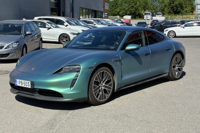 Porsche - Taycan - Base 350 kW 93kWh Battery Performance+ - Sedan