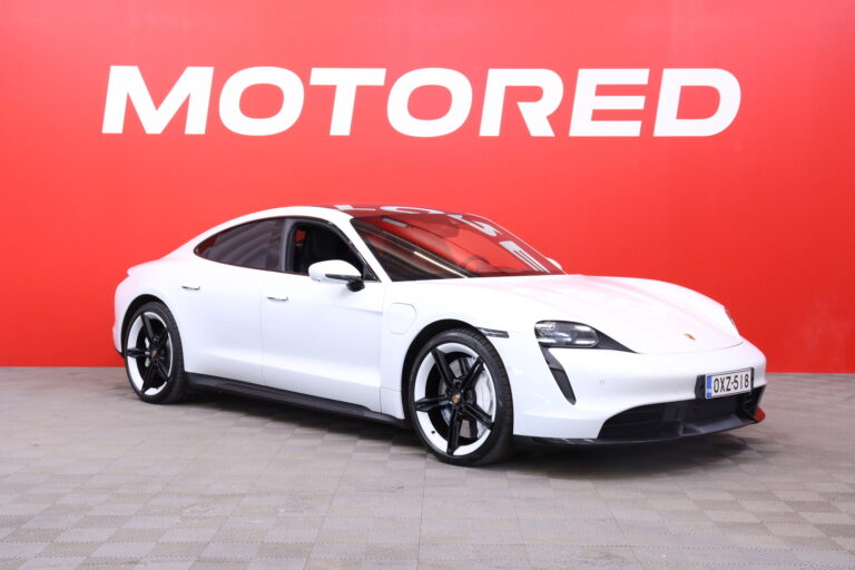 Porsche - Taycan - Turbo 680hv // JUURI TULLUT! / 1-om. Suomi-auto / Mission E-Vanteet / Burmester / Hierovat etuistuimet // - Sedan