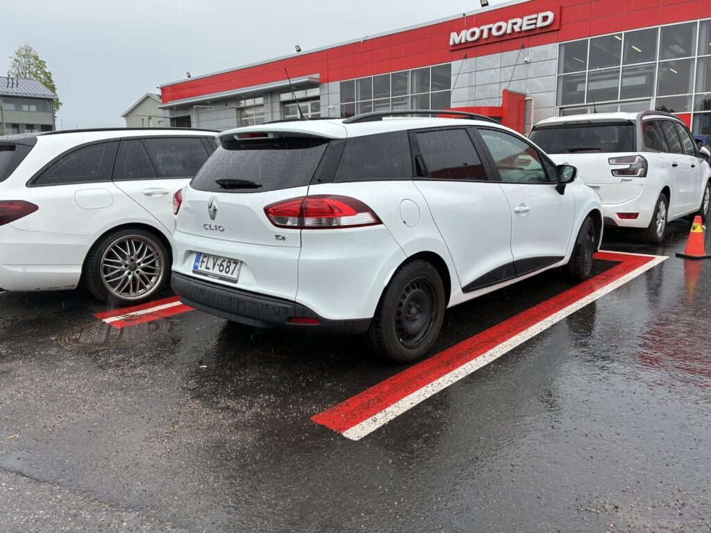 Renault - Clio - Sport Tourer Energy TCe 90 S&S Navi Style Renault - Clio - Sport Tourer Energy TCe 90 S&S Navi Style - Farmari