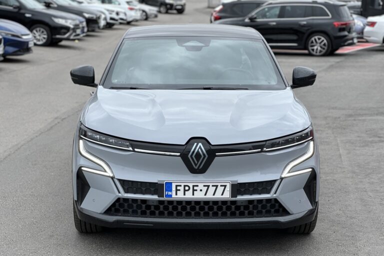 Renault - Megane - E-Tech electric 60kWh 220hv Techno - Viistoperä