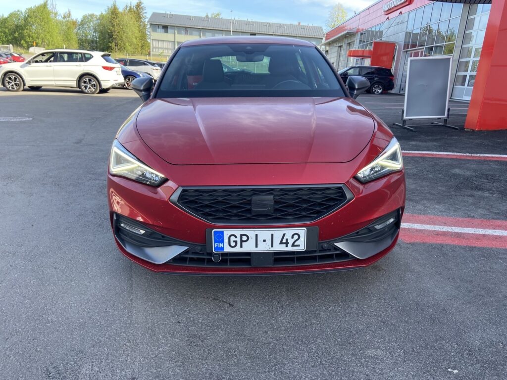 Seat - Leon - 1,5 eTSI 150 Hybrid FR DSG Seat - Leon - 1,5 eTSI 150 Hybrid FR DSG - Viistoperä