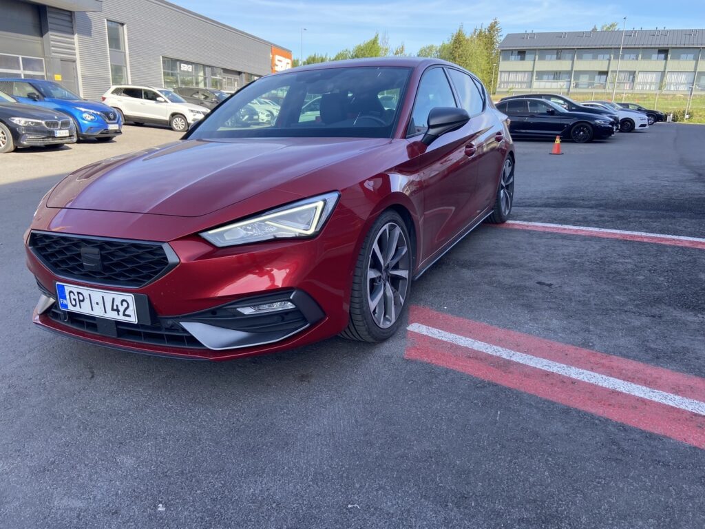 Seat - Leon - 1,5 eTSI 150 Hybrid FR DSG Seat - Leon - 1,5 eTSI 150 Hybrid FR DSG - Viistoperä