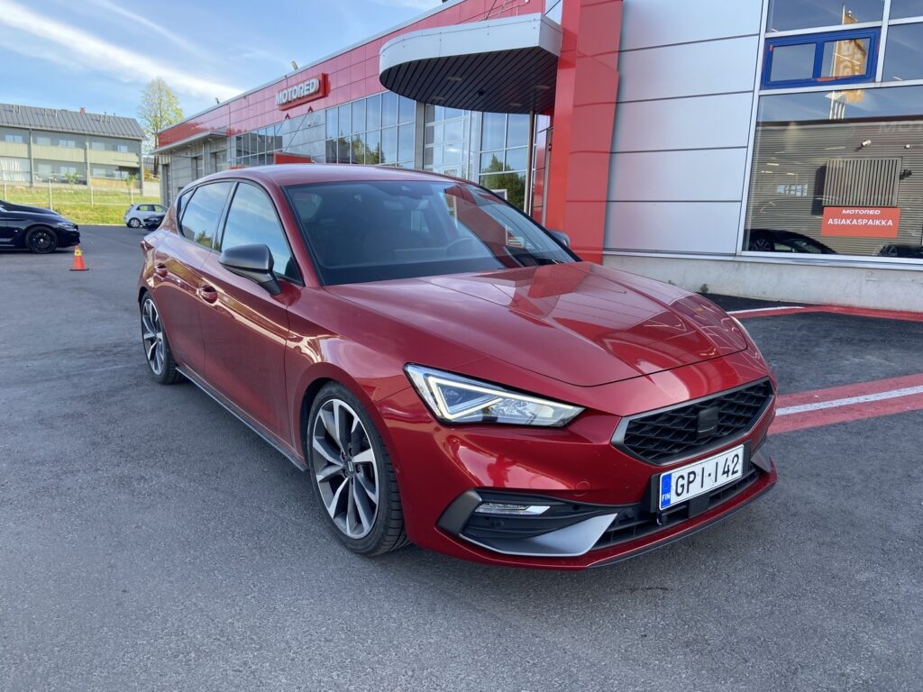 Seat - Leon - 1,5 eTSI 150 Hybrid FR DSG Seat - Leon - 1,5 eTSI 150 Hybrid FR DSG - Viistoperä