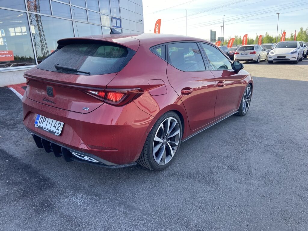 Seat - Leon - 1,5 eTSI 150 Hybrid FR DSG Seat - Leon - 1,5 eTSI 150 Hybrid FR DSG - Viistoperä