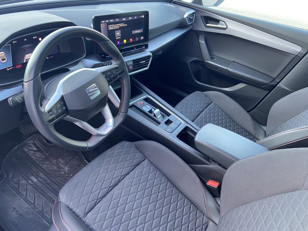 Seat - Leon - 1,5 eTSI 150 Hybrid FR DSG Seat - Leon - 1,5 eTSI 150 Hybrid FR DSG - Viistoperä
