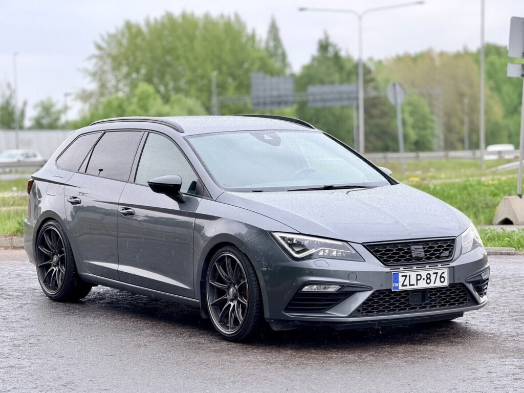 Seat - Leon ST - // Suomi-auto / LED / ACC / Perf.istuimet / Webasto / Miltek putkisto / Racingline intake / SEAT Sound system / Navi // Seat - Leon ST - // Suomi-auto / LED / ACC / Perf.istuimet / Webasto / Miltek putkisto / Racingline intake / SEAT Sound system / Navi // - Farmari