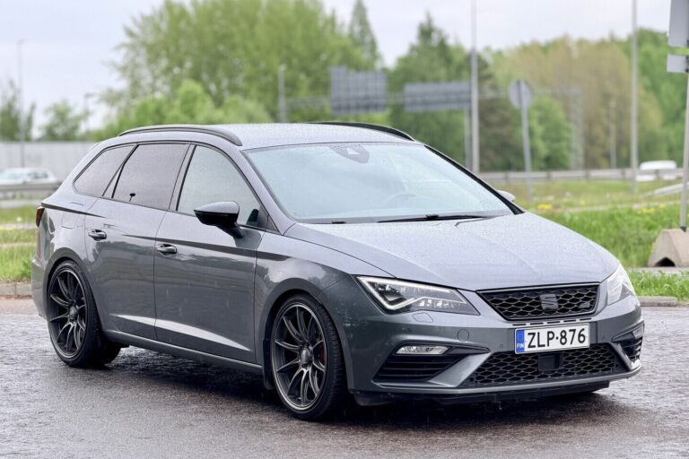 Seat - Leon ST - // Suomi-auto / LED / ACC / Perf.istuimet / Webasto / Miltek putkisto / Racingline intake / SEAT Sound system / Navi // - Farmari