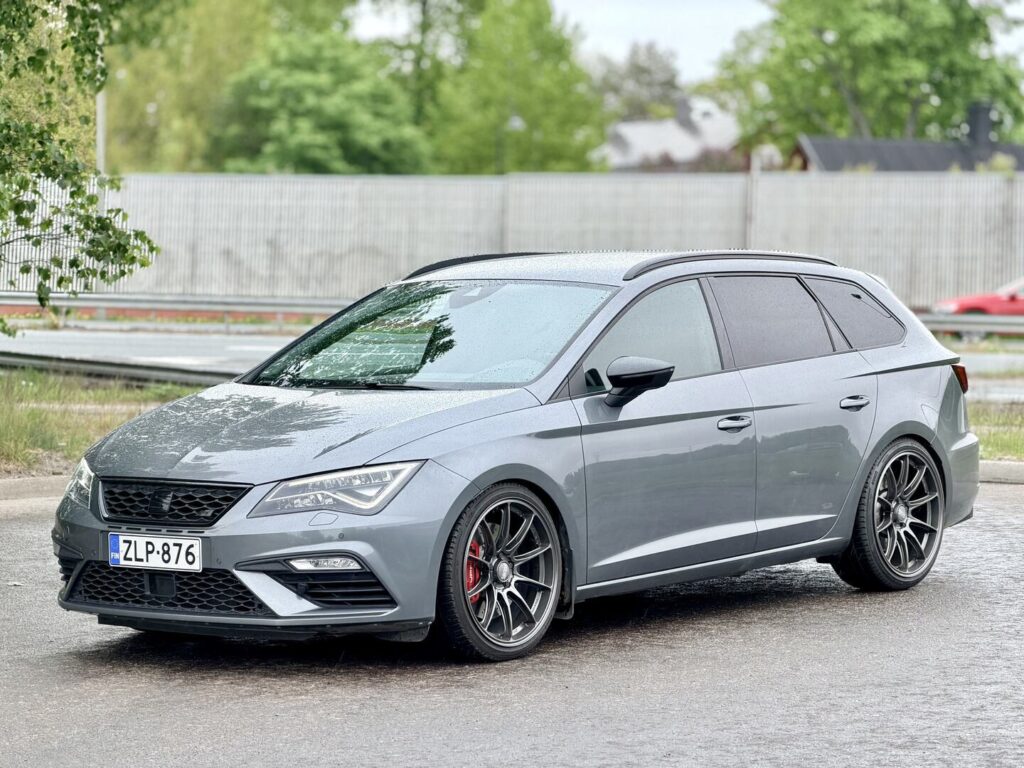 Seat - Leon ST - // Suomi-auto / LED / ACC / Perf.istuimet / Webasto / Miltek putkisto / Racingline intake / SEAT Sound system / Navi // - Farmari