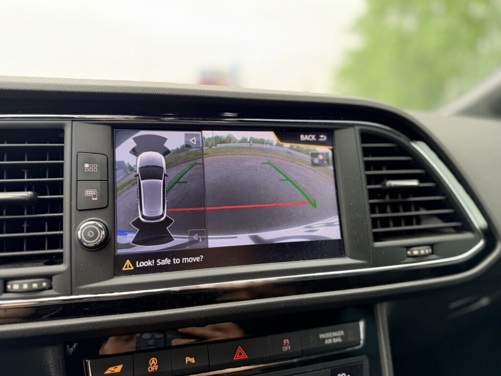 Seat - Leon ST - // Suomi-auto / LED / ACC / Perf.istuimet / Webasto / Miltek putkisto / Racingline intake / SEAT Sound system / Navi // Seat - Leon ST - // Suomi-auto / LED / ACC / Perf.istuimet / Webasto / Miltek putkisto / Racingline intake / SEAT Sound system / Navi // - Farmari