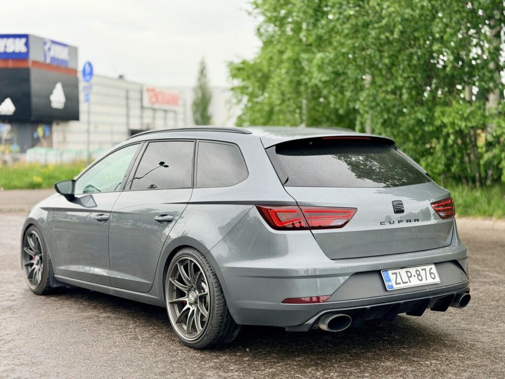 Seat - Leon ST - // Suomi-auto / LED / ACC / Perf.istuimet / Webasto / Miltek putkisto / Racingline intake / SEAT Sound system / Navi // Seat - Leon ST - // Suomi-auto / LED / ACC / Perf.istuimet / Webasto / Miltek putkisto / Racingline intake / SEAT Sound system / Navi // - Farmari