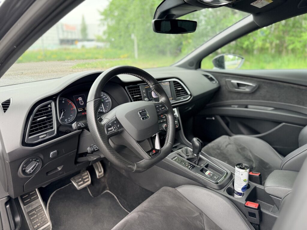 Seat - Leon ST - // Suomi-auto / LED / ACC / Perf.istuimet / Webasto / Miltek putkisto / Racingline intake / SEAT Sound system / Navi // Seat - Leon ST - // Suomi-auto / LED / ACC / Perf.istuimet / Webasto / Miltek putkisto / Racingline intake / SEAT Sound system / Navi // - Farmari