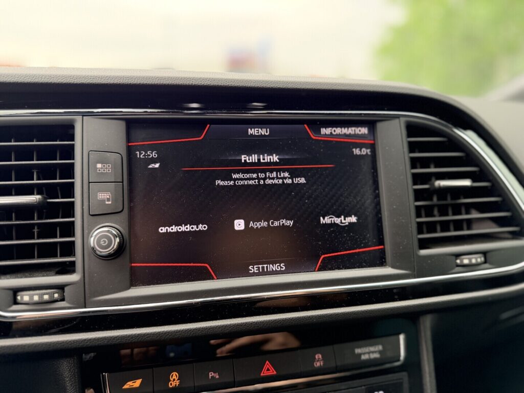 Seat - Leon ST - // Suomi-auto / LED / ACC / Perf.istuimet / Webasto / Miltek putkisto / Racingline intake / SEAT Sound system / Navi // Seat - Leon ST - // Suomi-auto / LED / ACC / Perf.istuimet / Webasto / Miltek putkisto / Racingline intake / SEAT Sound system / Navi // - Farmari