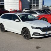 Skoda - Octavia - Combi 1,4 TSI PHEV Style iV DSG Autom // Kamera / Webasto / ACC / Digimittari // - Farmari