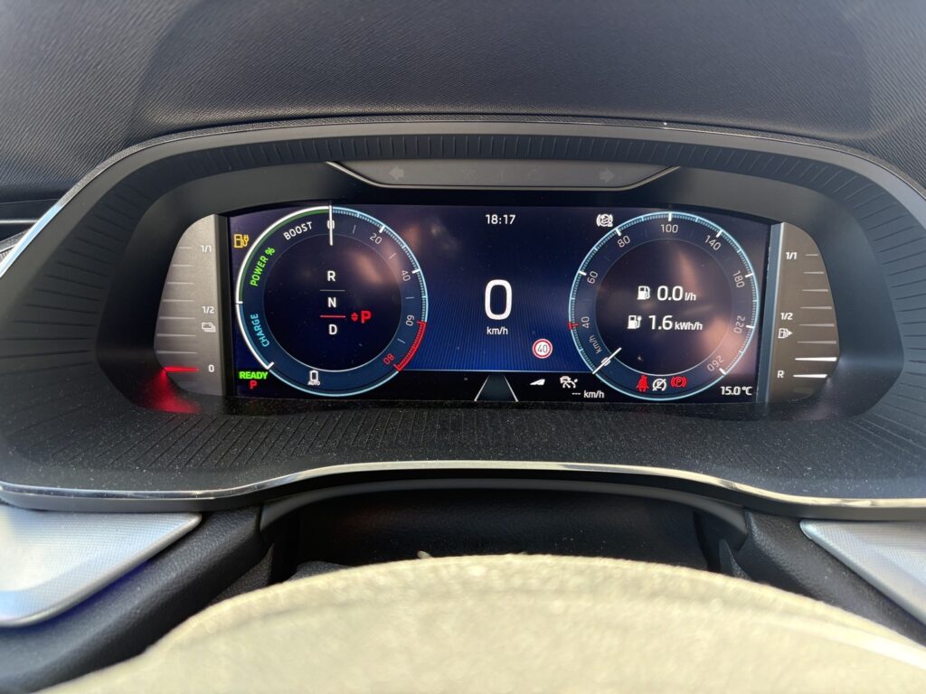 Skoda - Octavia - Combi 1,4 TSI PHEV Style iV DSG Autom // Kamera / Webasto / ACC / Digimittari // Skoda - Octavia - Combi 1,4 TSI PHEV Style iV DSG Autom // Kamera / Webasto / ACC / Digimittari // - Farmari
