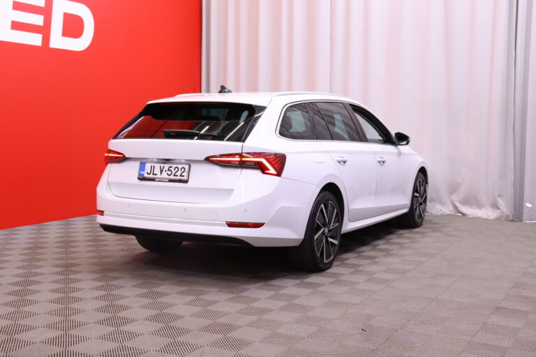 Skoda - Octavia - Combi 1,4 TSI PHEV Style iV DSG Autom // Kamera / Webasto / ACC / Digimittari / Navi // - Farmari