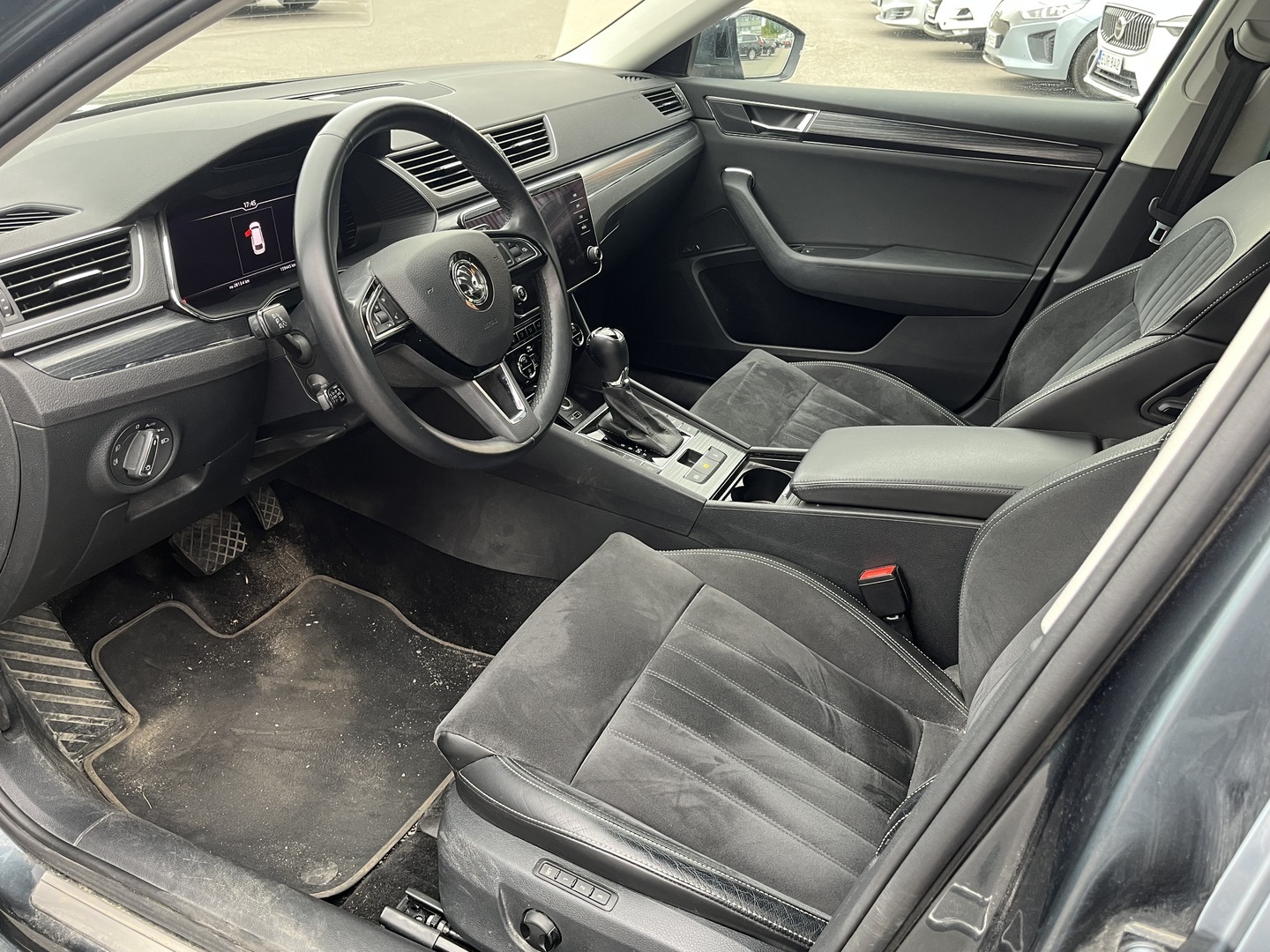 Skoda - Superb - Combi 2,0 TDI 190 Style DSG // 1-om. Suomi / Merkkihuollettu / Matrix / Webasto / ACC / Digimittaristo / Canton / Kamera // - Farmari