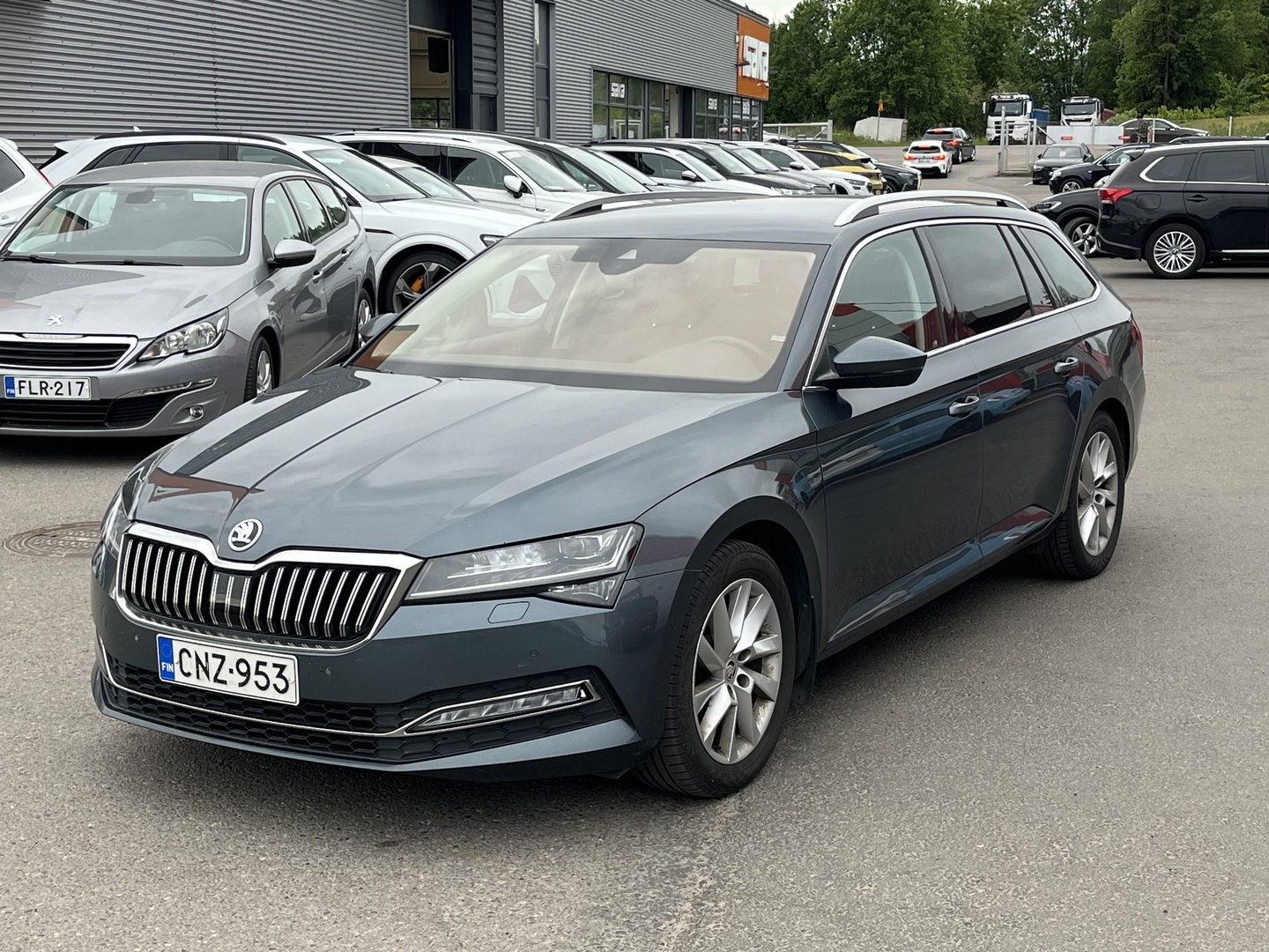 Skoda - Superb - Combi 2,0 TDI 190 Style DSG // 1-om. Suomi / Merkkihuollettu / Matrix / Webasto / ACC / Digimittaristo / Canton / Kamera // - Farmari