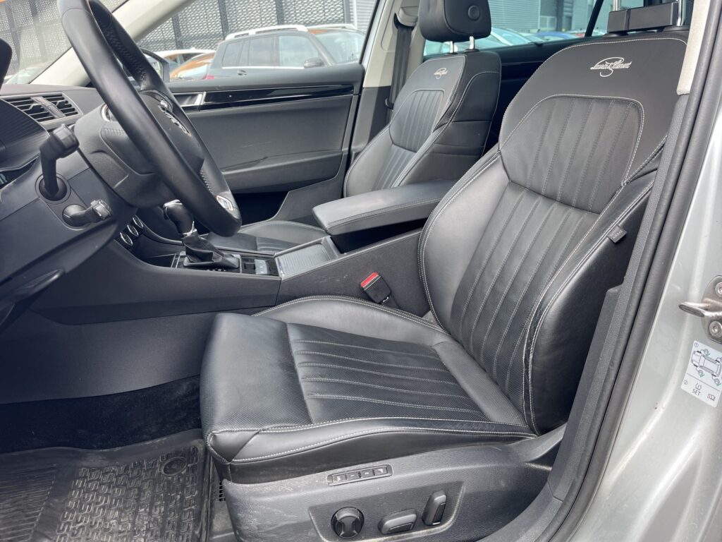 Skoda - Superb - Combi 2.0 TDI 150 L&K DSG Autom // ACC / Canton / Matrix / Keyless // Skoda - Superb - Combi 2.0 TDI 150 L&K DSG Autom // ACC / Canton / Matrix / Keyless // - Farmari