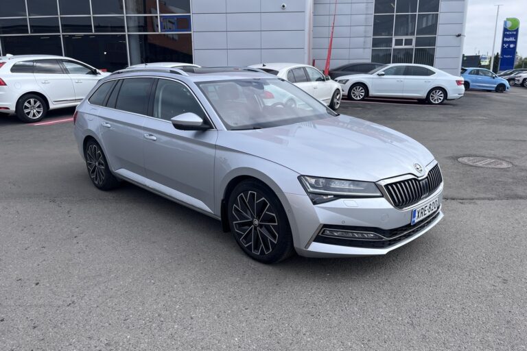 Skoda - Superb - Combi 2.0 TDI 150 L&K DSG Autom // ACC / Canton / Matrix / Keyless // - Farmari