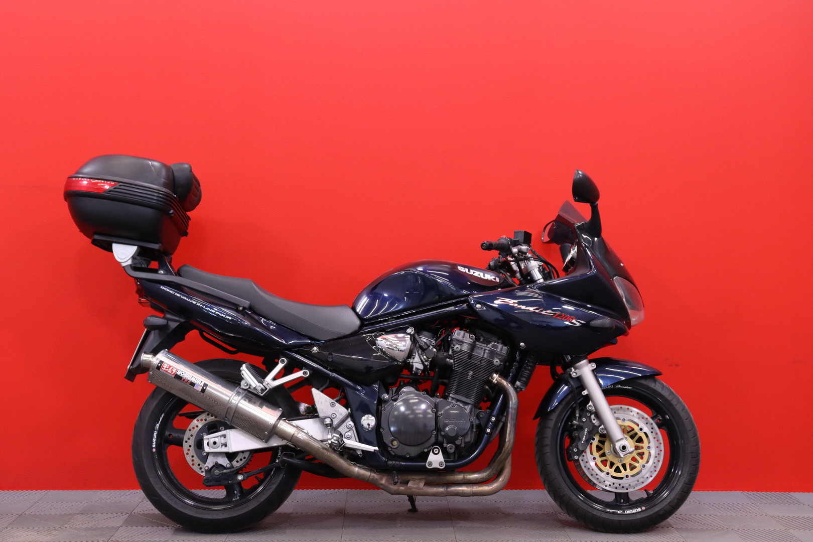 Suzuki - GSF - 1200 S Bandit // Suomi-pyörä / Huoltokirja / Yoshimura // - Moottoripyörä