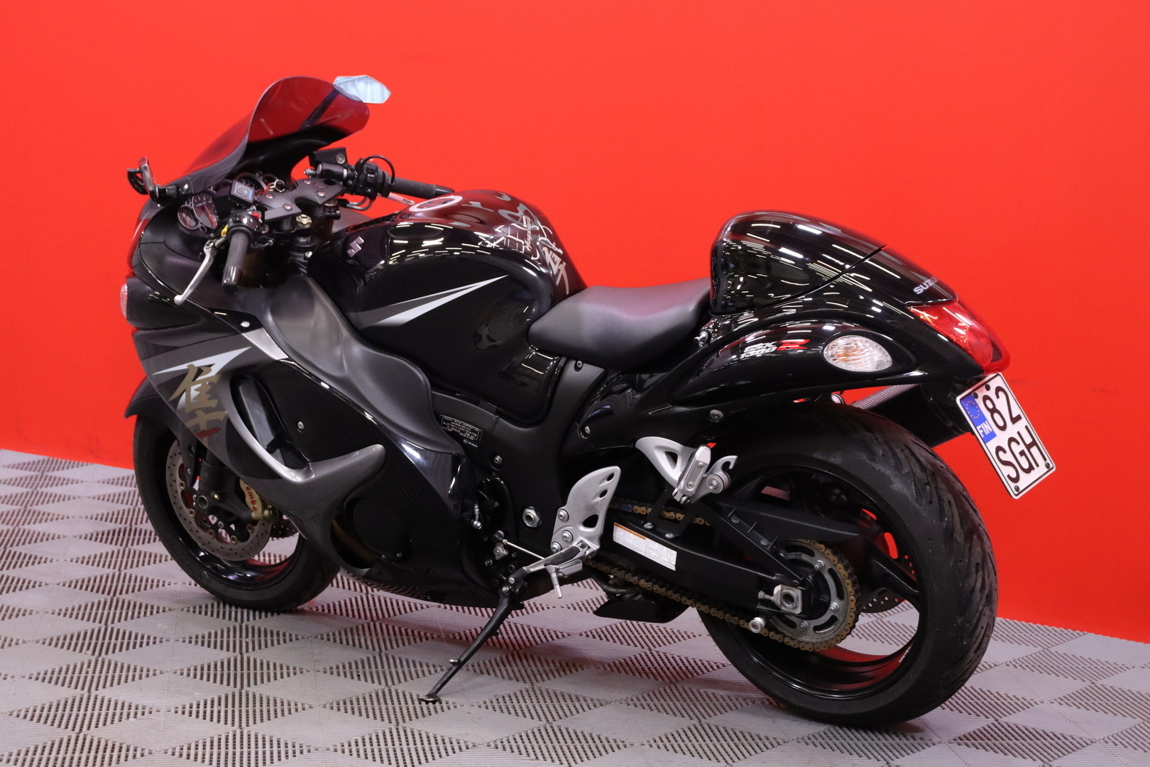 Suzuki - GSX - 1300R Hayabusa // Suomi-pyörä / Akrapovic-putkisto / Huoltokirja / ABS / Ajomodet / Kahvanlämmittimet // - Moottoripyörä