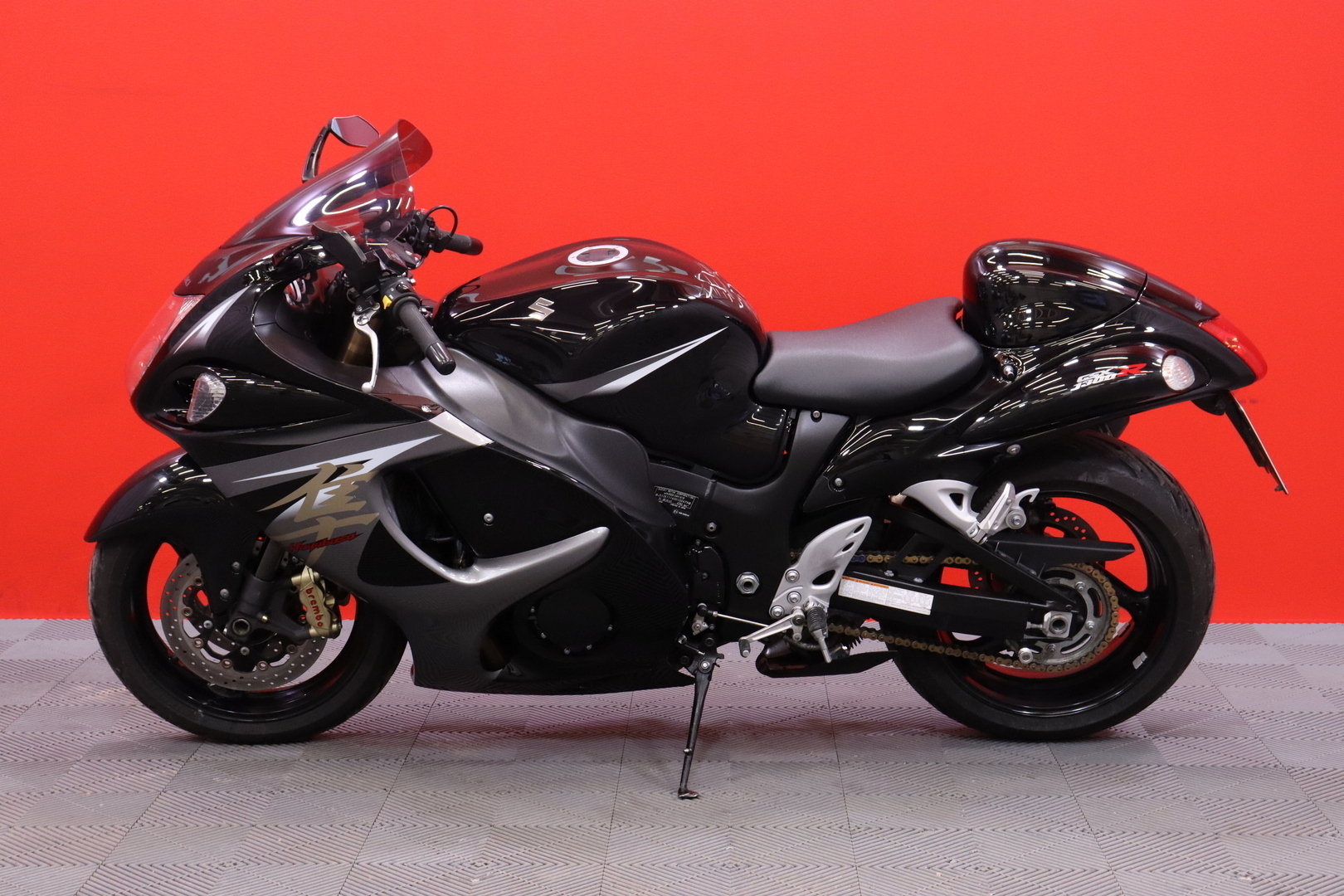 Suzuki - GSX - 1300R Hayabusa // Suomi-pyörä / Akrapovic-putkisto / Huoltokirja / ABS / Ajomodet / Kahvanlämmittimet // - Moottoripyörä