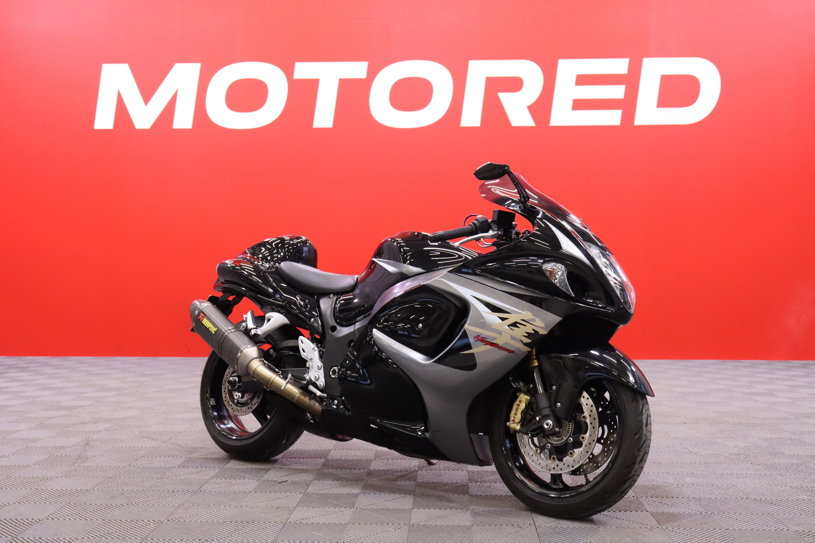 Suzuki - GSX - 1300R Hayabusa // Suomi-pyörä / Akrapovic-putkisto / Huoltokirja / ABS / Ajomodet / Kahvanlämmittimet // - Moottoripyörä