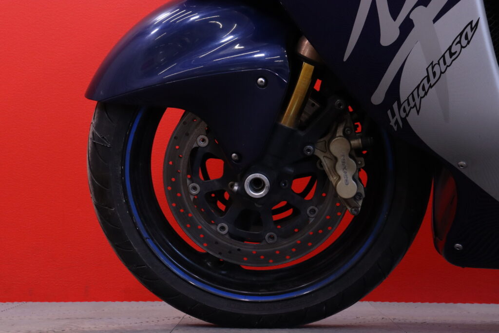Suzuki - GSX - 1300R Hayabusa *Suomipyörä, Slipari, Ketjurasvari* Suzuki - GSX - 1300R Hayabusa *Suomipyörä, Slipari, Ketjurasvari* - Moottoripyörä