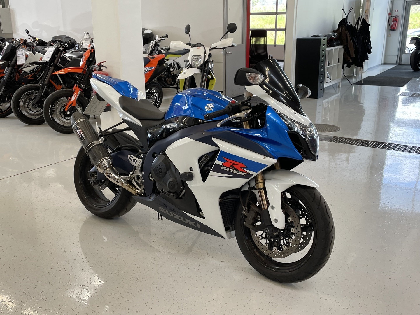 Suzuki - GSX-R - 1000 // Yoshimura / Huoltokrija / Ducktail // - Moottoripyörä