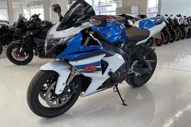 Suzuki - GSX-R - 1000 // Yoshimura / Huoltokrija / Ducktail // - Moottoripyörä