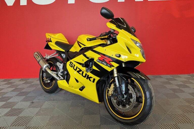 Suzuki - GSX-R - 600 // Juuri saapunut / Akrapovic / Huoltokirja / Uudet renkaat / Suomi-pyörä // - Moottoripyörä