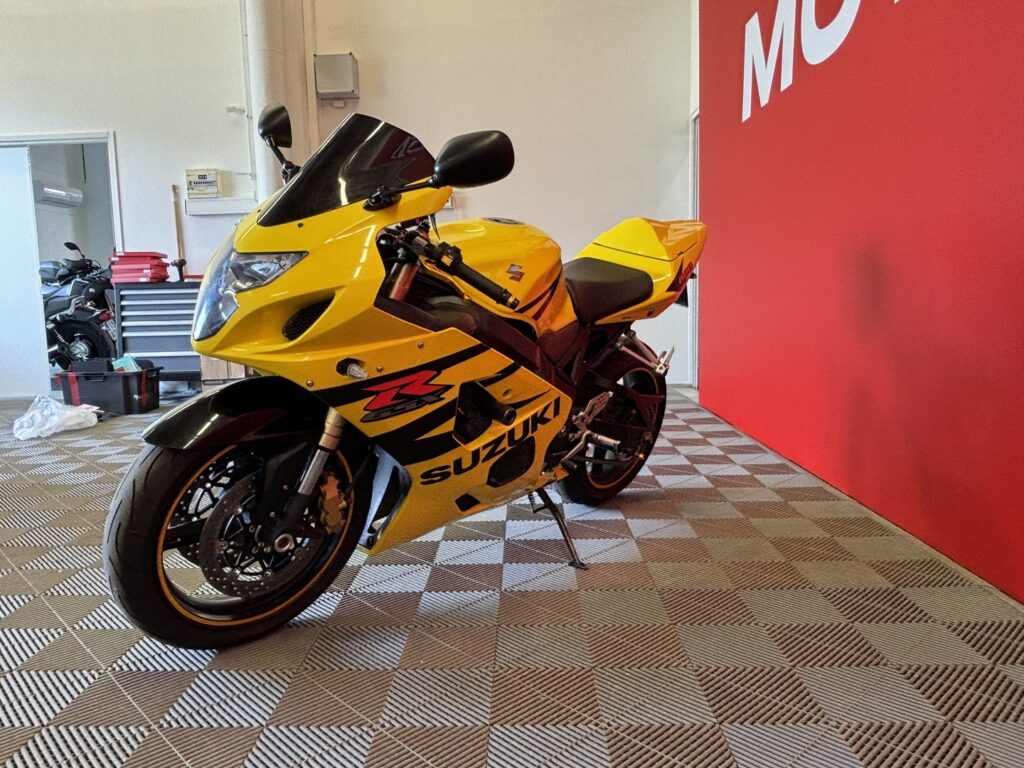 Suzuki - GSX-R - 600 // Juuri saapunut / Akrapovic / Huoltokirja / Uudet renkaat / Suomi-pyörä // Suzuki - GSX-R - 600 // Juuri saapunut / Akrapovic / Huoltokirja / Uudet renkaat / Suomi-pyörä // - Moottoripyörä