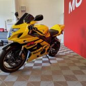 Suzuki - GSX-R - 600 // Juuri saapunut / Akrapovic / Huoltokirja / Uudet renkaat / Suomi-pyörä // - Moottoripyörä