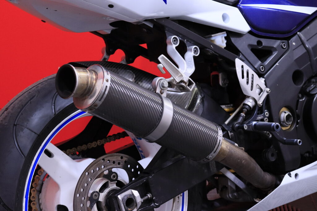 Suzuki - GSX-R - 1000 // Slipari / Ducktail / Uudet renkaat / Suzuki - GSX-R - 1000 // Slipari / Ducktail / Uudet renkaat / - Moottoripyörä
