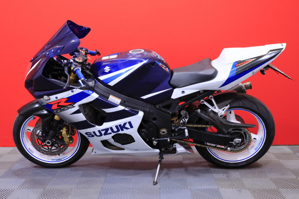 Suzuki - GSX-R - 1000 // Slipari / Ducktail / Uudet renkaat / Suzuki - GSX-R - 1000 // Slipari / Ducktail / Uudet renkaat / - Moottoripyörä