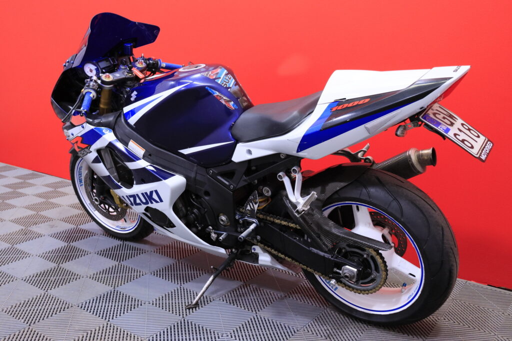 Suzuki - GSX-R - 1000 // Slipari / Ducktail / Uudet renkaat / Suzuki - GSX-R - 1000 // Slipari / Ducktail / Uudet renkaat / - Moottoripyörä