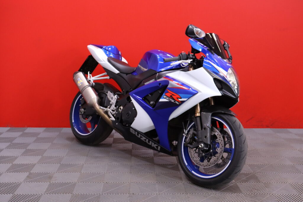 Suzuki - GSX-R - 1000 // Juuri saapunut! / Ducktail / Vaihdenäyttö / Tokico // Suzuki - GSX-R - 1000 // Juuri saapunut! / Ducktail / Vaihdenäyttö / Tokico // - Moottoripyörä