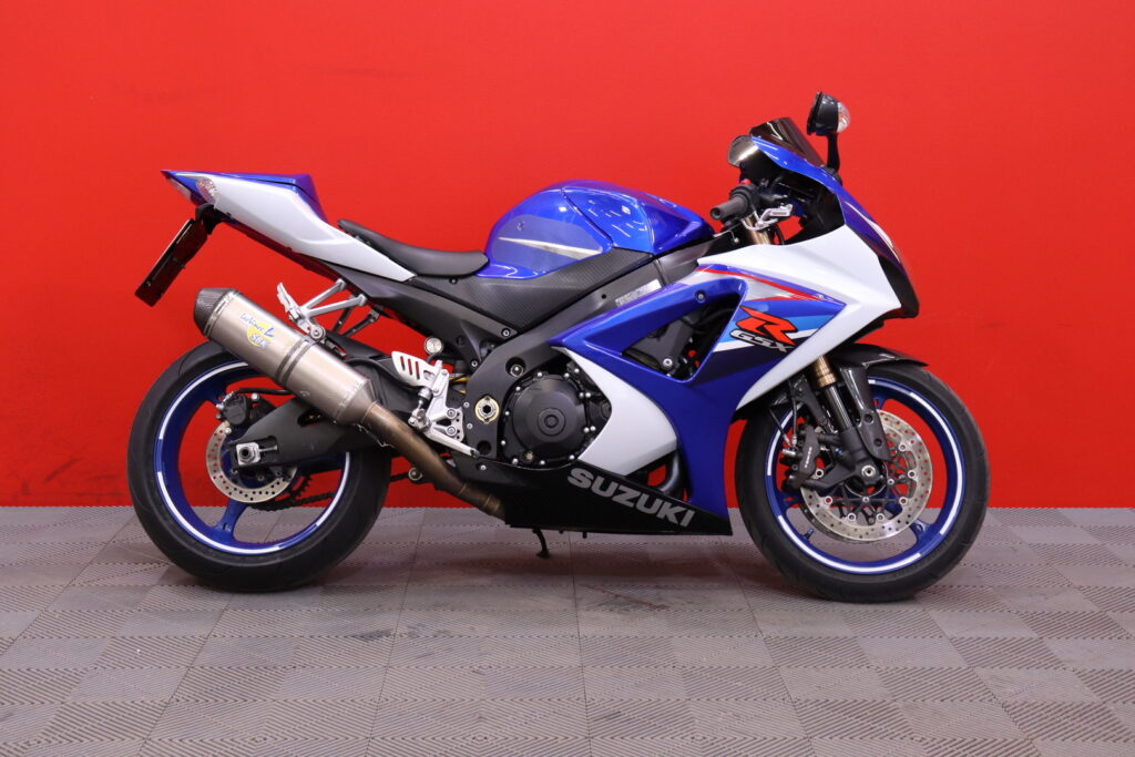 Suzuki - GSX-R - 1000 // Juuri saapunut! / Ducktail / Vaihdenäyttö / Tokico // Suzuki - GSX-R - 1000 // Juuri saapunut! / Ducktail / Vaihdenäyttö / Tokico // - Moottoripyörä