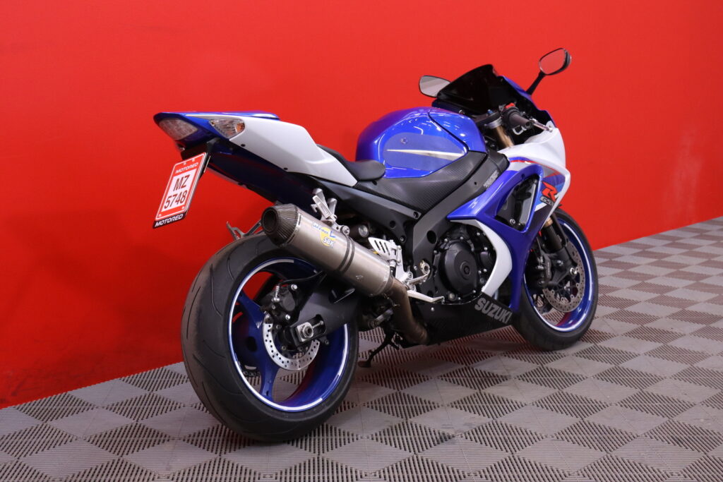 Suzuki - GSX-R - 1000 // Juuri saapunut! / Ducktail / Vaihdenäyttö / Tokico // Suzuki - GSX-R - 1000 // Juuri saapunut! / Ducktail / Vaihdenäyttö / Tokico // - Moottoripyörä