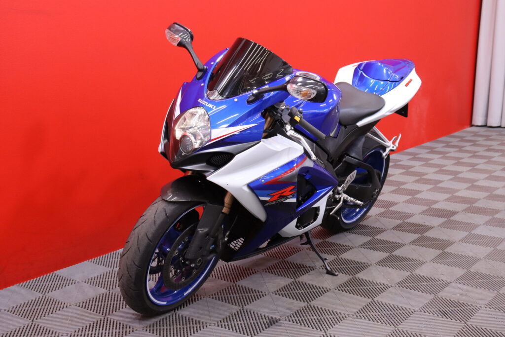 Suzuki - GSX-R - 1000 // Juuri saapunut! / Ducktail / Vaihdenäyttö / Tokico // Suzuki - GSX-R - 1000 // Juuri saapunut! / Ducktail / Vaihdenäyttö / Tokico // - Moottoripyörä